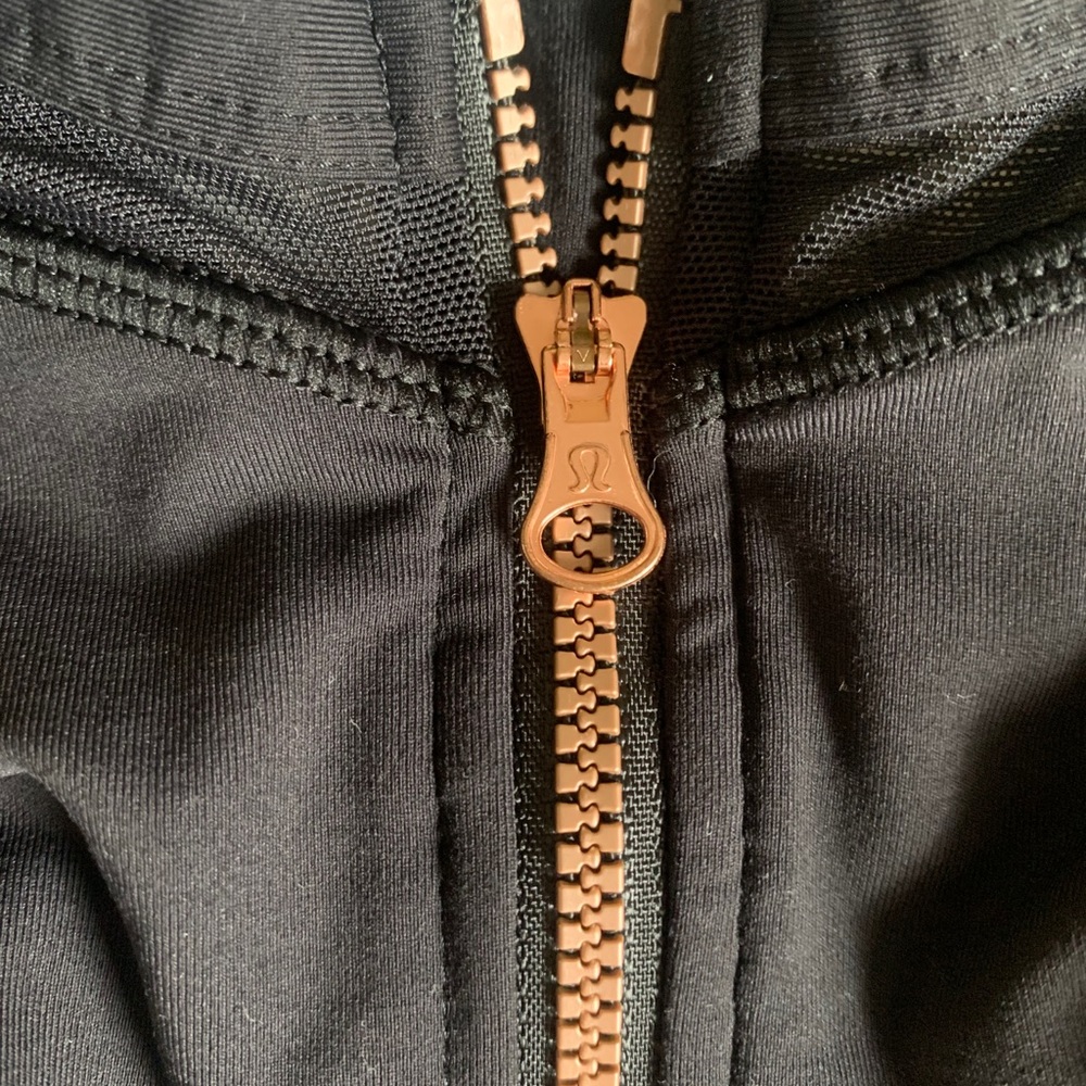 lululemon bra with zipper